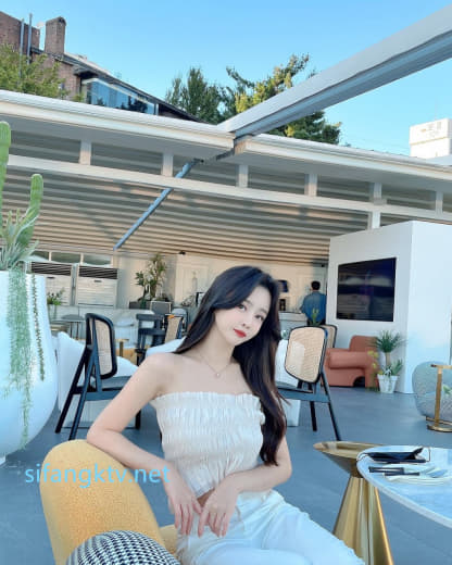 【2023-08-22】softy boobs.. taste me with your tongue.m4v