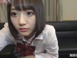 324SRTD-0306 控え目に感じるAVに興味深々のオタク女子